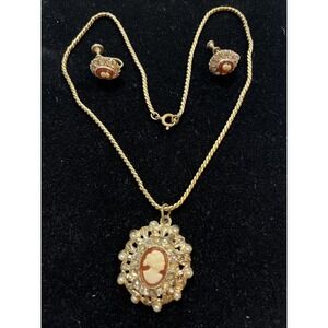 Vtg CORO Red Cameo & Rhinestone Pendant Gold Tone Necklace & Earrings